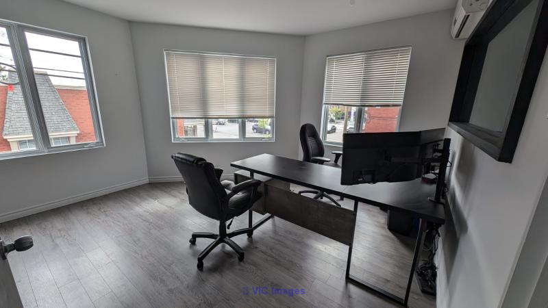 Office space 1,740 sqft for sublease in Magog