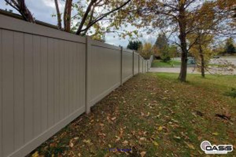 Vinyl Fences: UV-Protected, Weatherproof Fences for Canadian Condition