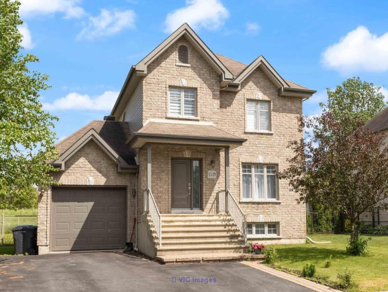 Maison exceptionnelle dans un rond-point à Chambly