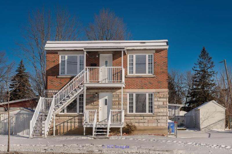 HURRY UP ! Duplex in Laval Double occupancy potential