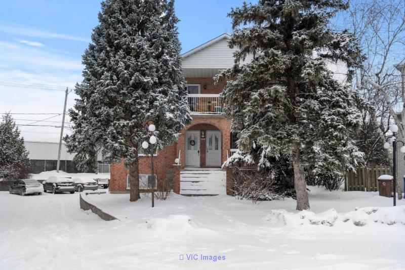 Furnished condo for rent near REM Brossard / Condo meublé à louer près du REM Brossard