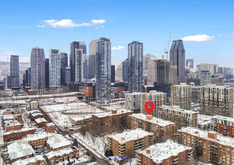 Prime Corner Unit: 2-Bedroom in Ville-Marie, Montreal / Unité d'angle exceptionnelle : 2 chambres à Ville-Marie, Montréal