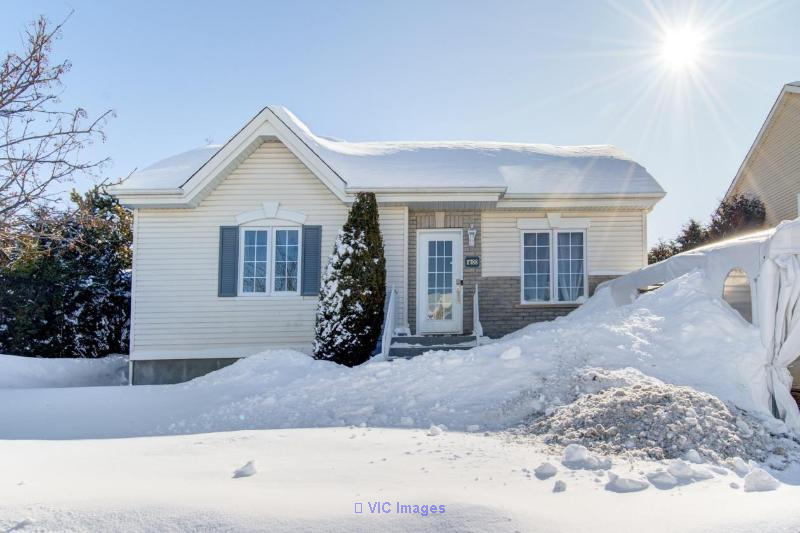 Charming Home for Sale in L'Assomption: Impeccably Maintained Property / Maison charmante à vendre à L'Assomption : Propriété impeccablement entretenue