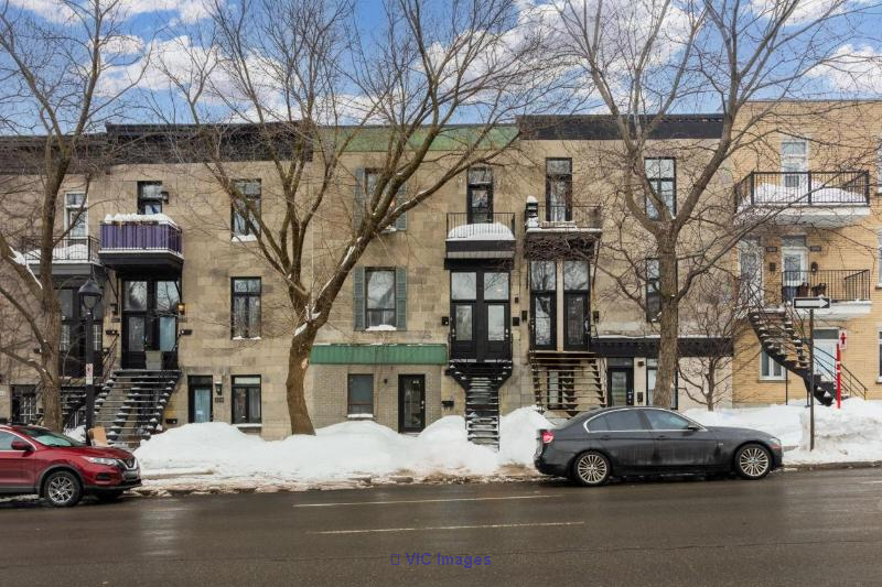 Spacious 3-Bedroom Condo with Park Views in Montreal Ville-Marie / Condo spacieux de 3 chambres avec vue sur le parc à Montréal Ville-Marie