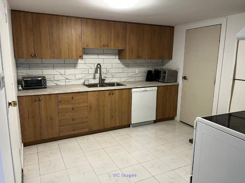 Spacious Furnished 3 1/2 All-Inclusive in Ahuntsic Montreal / Grand 3 1/2 Meublé Tout Inclus à Ahuntsic Montréal