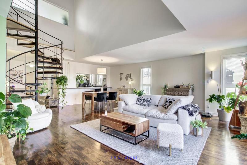 Luxury Penthouse with Expansive Rooftop Terrace in Plateau / Penthouse de Luxe avec Grande Terrasse sur le Toit au Plateau