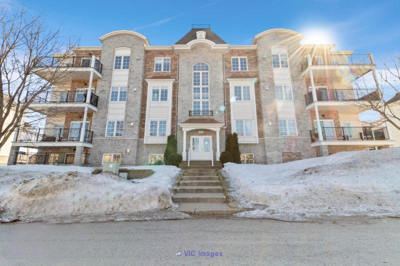 Modern 2-Bedroom Condo: Comfort and Tranquility in Mascouche / Condo moderne 2 chambres : Confort et tranquillité à Mascouche