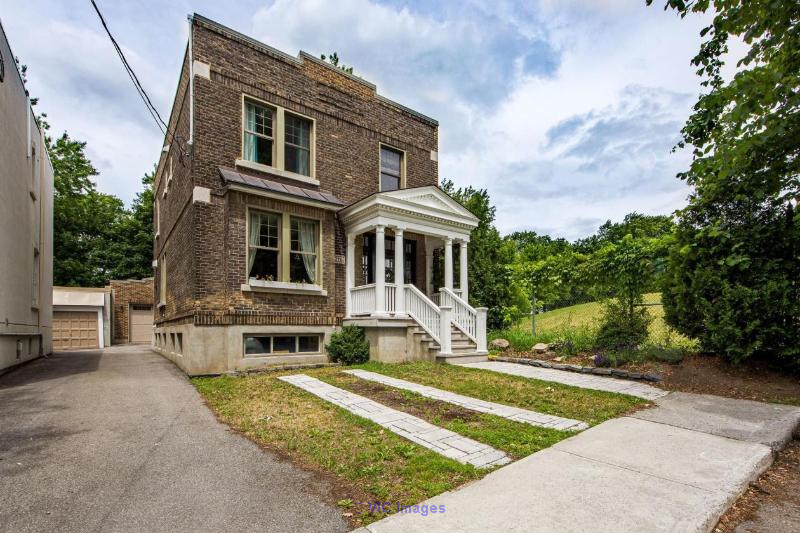 Historic Gem in Notre-Dame-de-Grace Montreal Real Estate / Bijou historique à Notre-Dame-de-Grâce immobilier