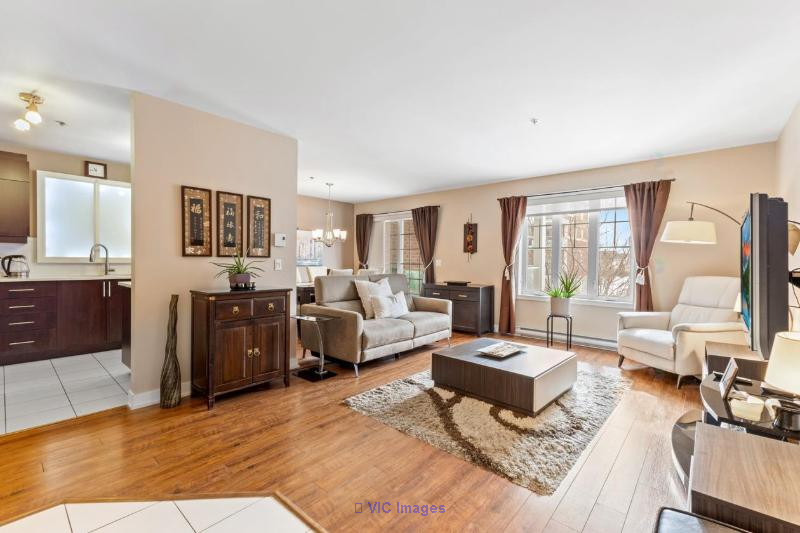 Impeccable Modern Condo in Champfleury, Sainte-Rose / Condo moderne et impeccable à Champfleury, Sainte-Rose