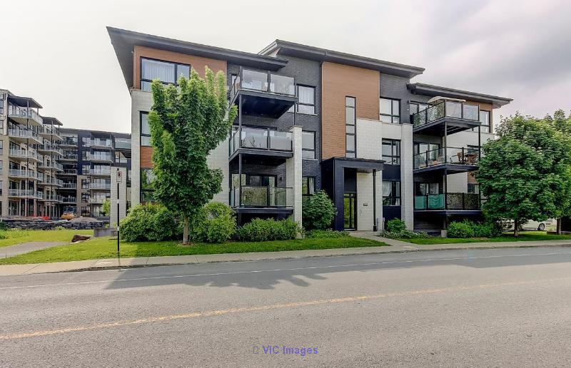 Elegant 3 1/2 Luxury Condo in Saint-Hubert / Condo de Luxe Élégant 3 1/2 à Saint-Hubert