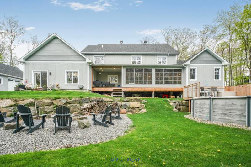 Luxury Spacious Home in Clos-Prévostois, Prévost / Maison de luxe spacieuse à Clos-Prévostois, Prévost