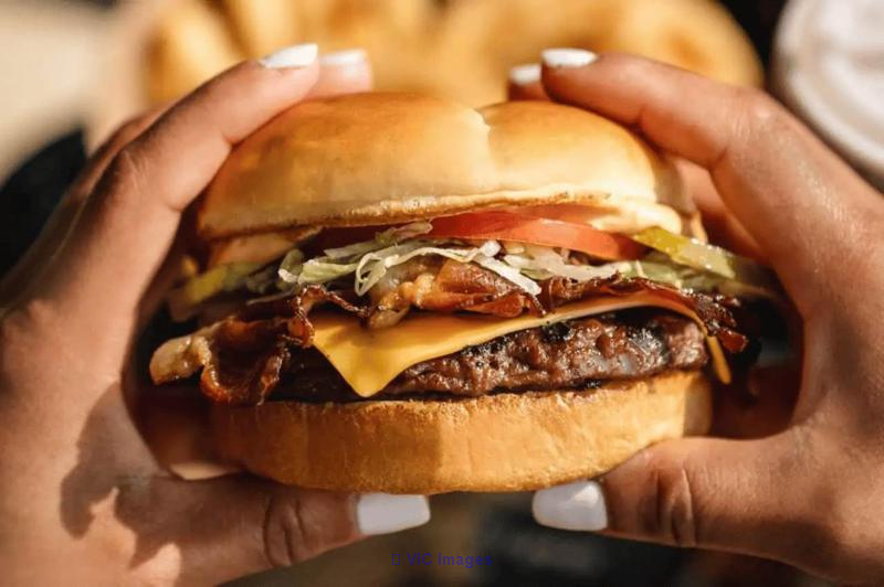 Fast-Food Franchise Opportunity for Sale / Franchise de restauration rapide à vendre
