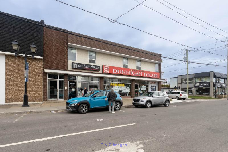 Commercial Property for Sale or Rent with Office Space in Downtown St-Jerome / Propriété commerciale à vendre ou à louer avec espace de bureau au centre-ville de St-Jérôme