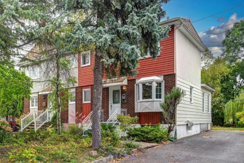 Spacious 4-Bedroom Duplex in Fabreville Laval for Quick Move-In / Grand Jumelé 4 chambres Fabreville Laval Occupation Rapide