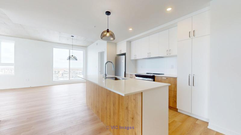 Spacious 3-Bedroom Apartment in Candiac - Available Now / Appartement 3 Chambres à Candiac - Disponible