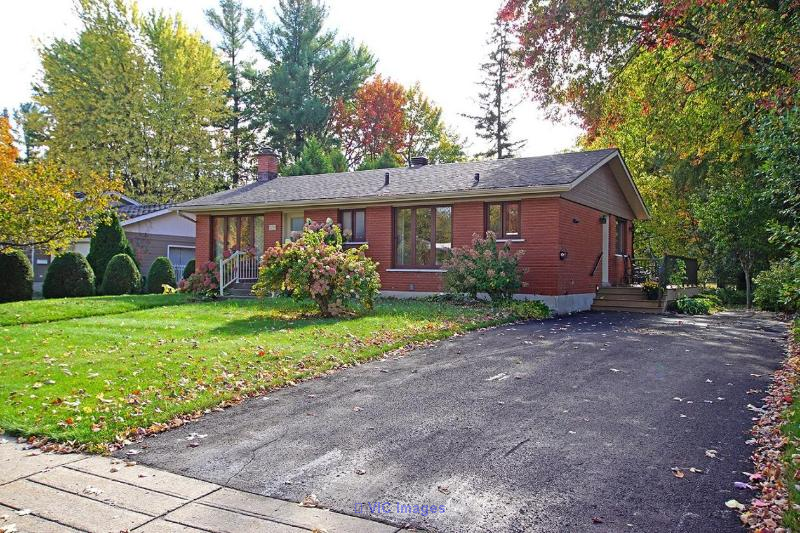 Well-Maintained Home with Tranquil Yard in Joliette / Maison bien entretenue avec cour paisible à Joliette