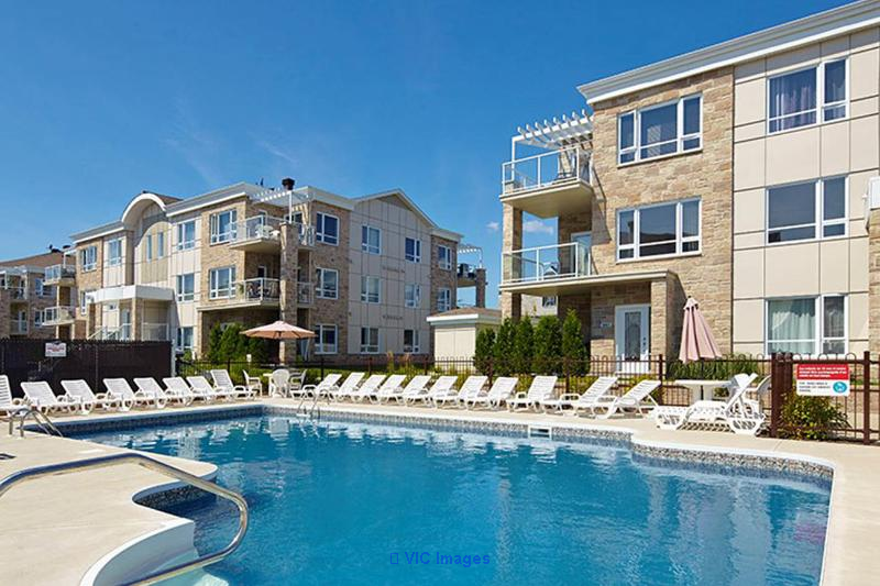Spacious 2-Bedroom Condos with Private Entrance, Perfect for Families in Lebourgneuf / Condos spacieux de 2 chambres avec entrée privée, parfaits pour les familles à Lebourgneuf
