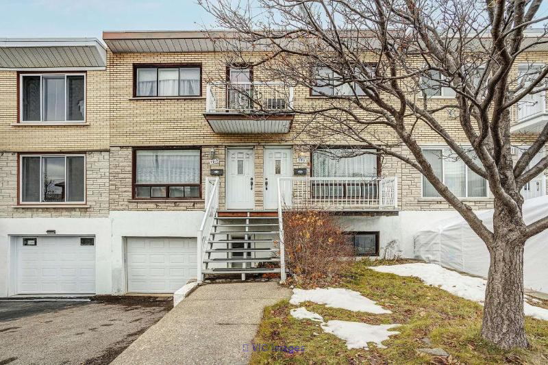 Anjou Duplex with Garage and Bachelor Unit Potential / Duplex avec garage et potentiel de bachelor à Anjou