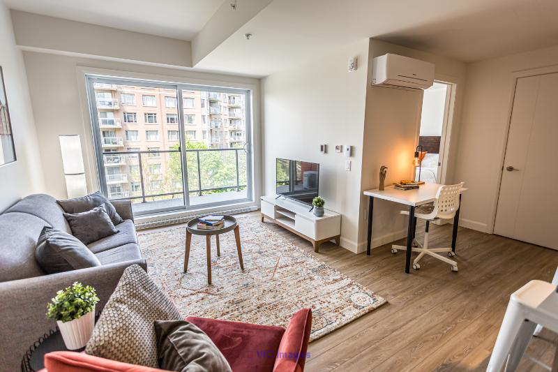 Luxury 3 1/2 Condo for Rent with Stunning Amenities in Ste-Foy / Condo de luxe 3 1/2 à louer avec commodités exceptionnelles à Ste-Foy