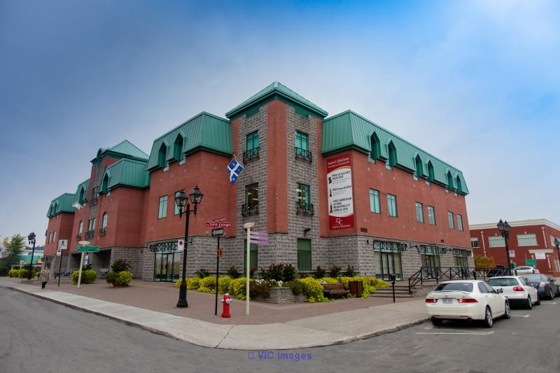 Prime Downtown St-Jerome Commercial Office Space: 2,100-6,360 Sq. Ft. Available / Espace commercial de bureau au cœur du centre-ville de St-Jérôme : 2 100 à 6 360 pi² disponibles.
