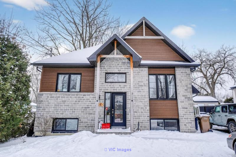 Prime Real Estate Opportunity: Modern 2021 Duplex for Sale / Opportunité Immobilière: Duplex Moderne 2021 à Vendre