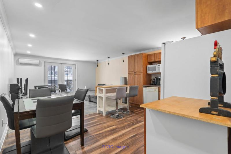 Furnished Condo with Garage Near REM Brossard / Condo meublé avec garage près du REM Brossard