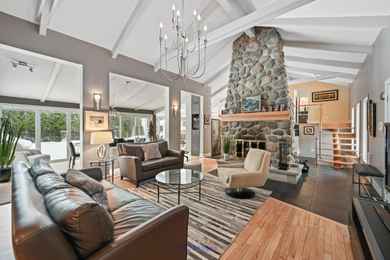 Luxury Real Estate in Saint-Jean-sur-Richelieu / Immobilier de Luxe à Saint-Jean-sur-Richelieu
