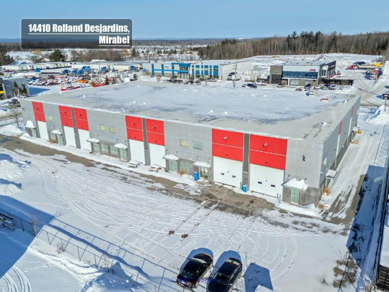 Expansive Subdividable Warehouse in Mirabel Industrial Park / Grand Entrepôt Subdivisible à Mirabel Parc Industriel