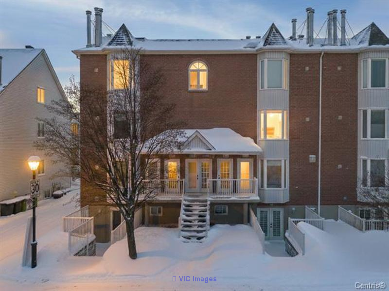 2-Bedroom Condo with Parking in Pointe-aux-Trembles / Condo 2 Chambres avec Stationnement à Pointe-aux-Trembles