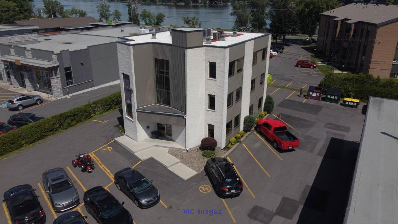 Office Space for Rent in Saint-Jean: 1500 sq ft on 3rd Floor / Bureaux à louer à Saint-Jean : 1500p2 au 3e étage