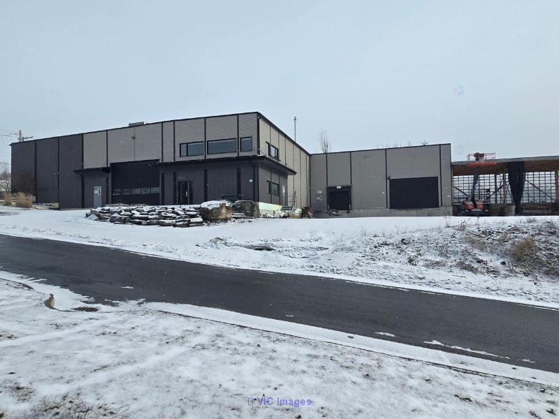Industrial Building with 60 x 70 Dome for Sale in Beauce / Bâtiment industriel avec dôme 60 x 70 à vendre en Beauce