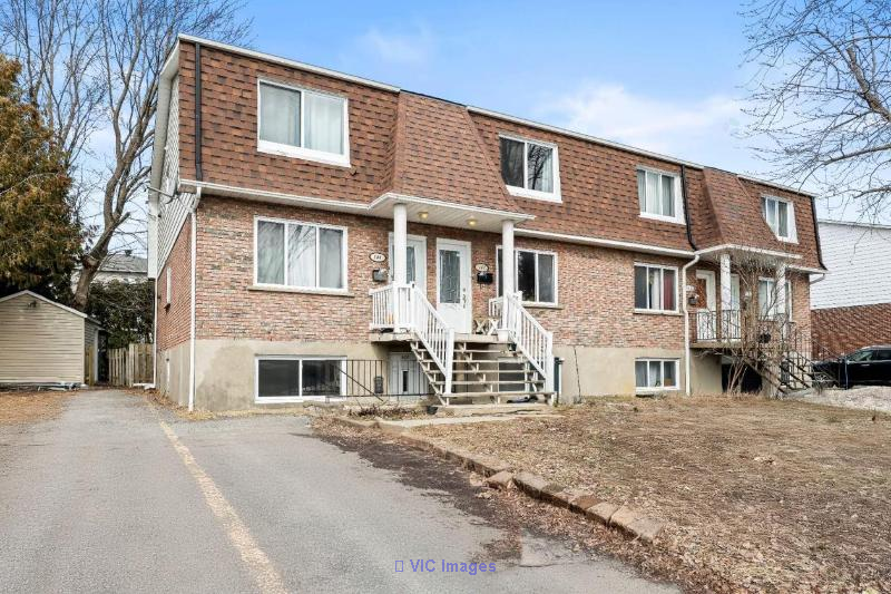 Charming Triplex: 1x 4 1/2 & 2x 5 1/2 in Beloeil / Charmant Triplex : 1x 4 1/2 et 2x 5 1/2 à Beloeil
