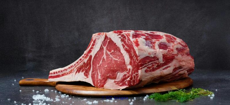 Luxury Real Estate: Prime Location Butcher Shop & Catering Service / Immobilier de Luxe : Boucherie et Traiteur en Emplacement Privilégié