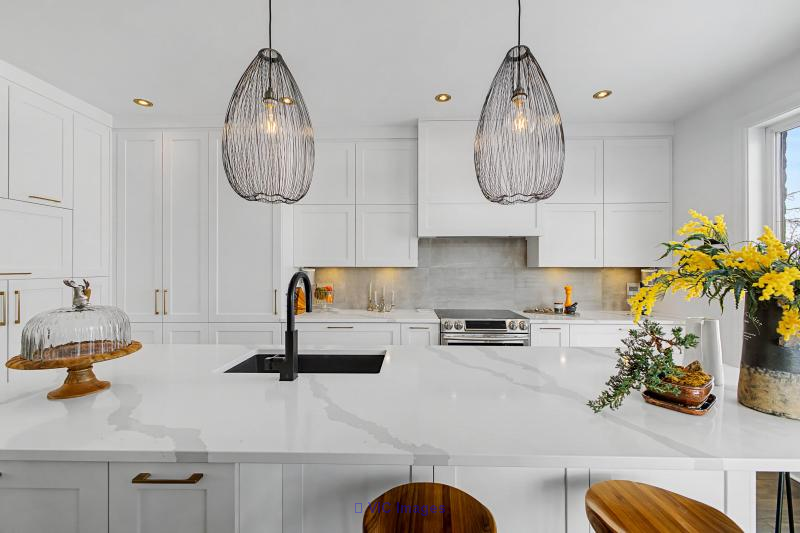 Luxury Real Estate in La Prairie / Immobilier de luxe à La Prairie