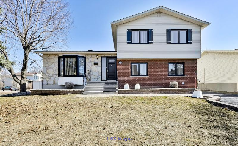 Accessible Boucherville Home: Impeccable and Mobility-Friendly / Maison impeccable et accessible à Boucherville