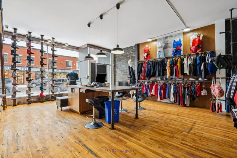 Villeray Commercial Condo: 3,500 sq. ft. on Two Floors / Condo commercial à Villeray : 3 500 pi2 sur deux étages