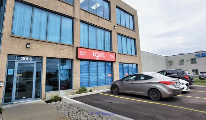 Prime 1,400 sqft Ground Floor Office Space for Rent in Brossard / Espace bureau de 1 400 pi² au rez-de-chaussée à louer à Brossard