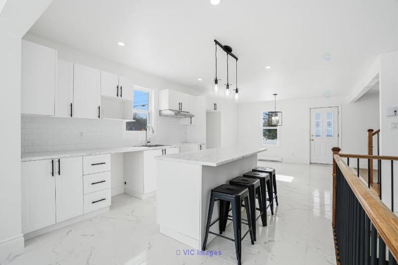 Renovated Home Like New in 2025 - Drummondville / Maison rénovée comme neuve en 2025 - Drummondville