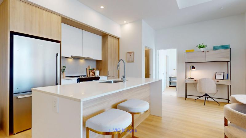Hemisphere, upscale 3 1/2 condo in Pointe-Claire