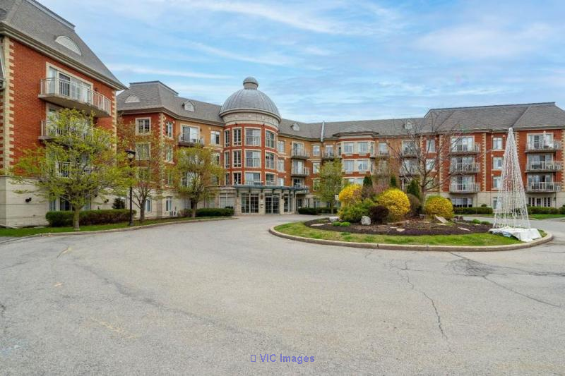 2-bedroom Prestigious 55+ Residence Full Services Montreal