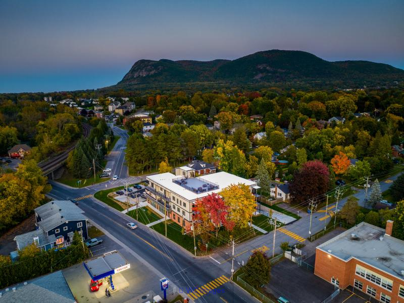 ELEANOR - RENTAL CONDOS IN OTTERBURN PARK